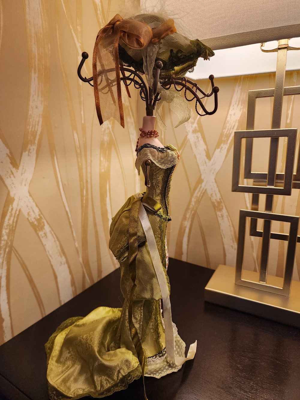 Green Victorian-Style Dress Form Jewelry Stand - Picture 3 of 3